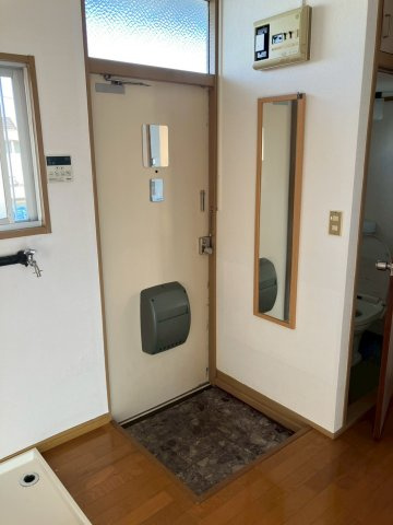 メゾン・コムの玄関