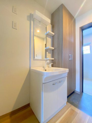 【洗面所】 | MEER | 忙しい朝には欠かせない洗面所です