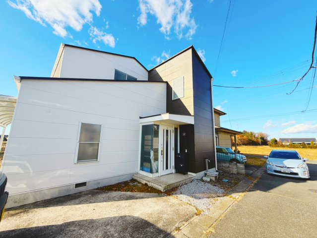 リフォR5実施♪芳賀郡市貝町赤羽中古住宅の前面道路含む現地写真