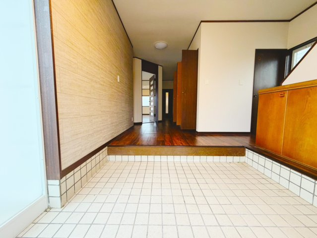 リフォR5実施♪芳賀郡市貝町赤羽中古住宅の玄関