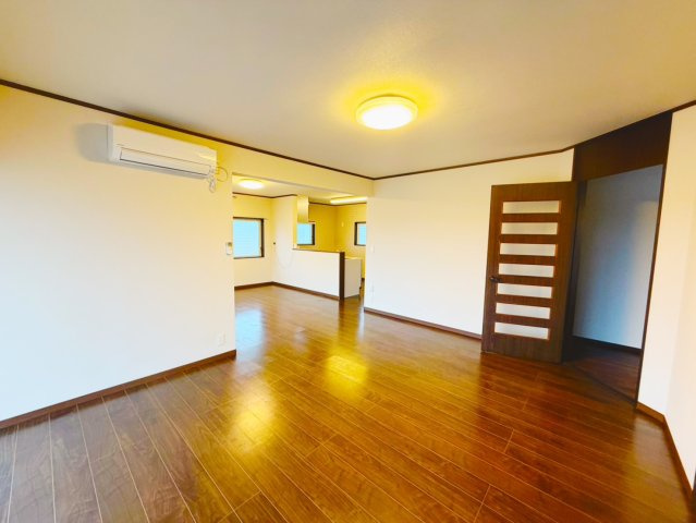 リフォR5実施♪芳賀郡市貝町赤羽中古住宅の居間・リビング