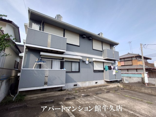 MHハイツみどり野の外観