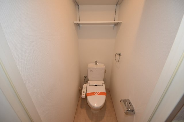 エムヒルズ西本町（ルーフバルコニー）のトイレ