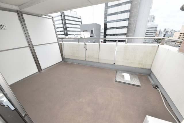 エムヒルズ西本町（ルーフバルコニー）のバルコニー