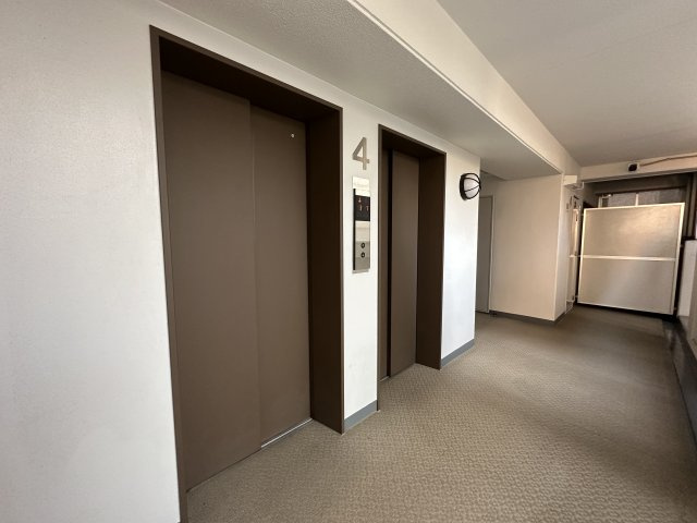 伊勢佐木クイントパラディオのその他共用部分|エレベーターは２基、朝のラッシュも待ち時間は少なそうで安心ですね