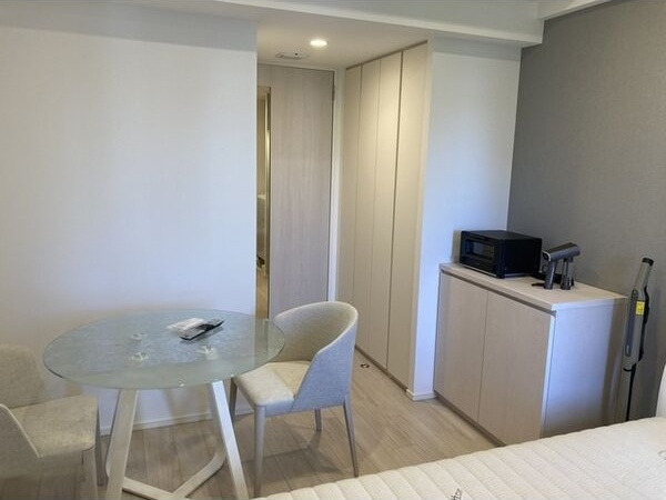 ザ・パークハビオ江坂公園の居間・リビング