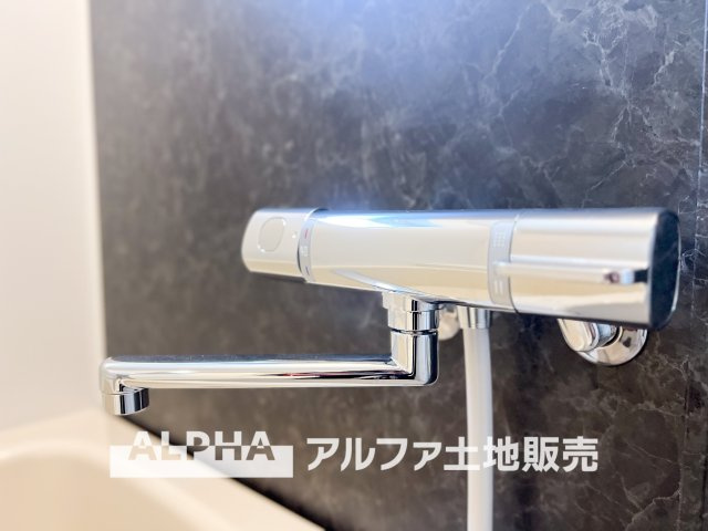 グリーンメゾン鶴牧5号棟の浴室|【Bathroom】
◆風呂◆カビが付きにくく軽くこすれば簡単に落ちるお掃除ラクラク仕様です。