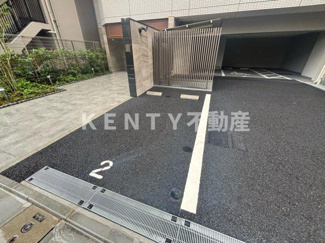 【駐車場】 | 駐車場があるので、車を買う予定の方も安心です