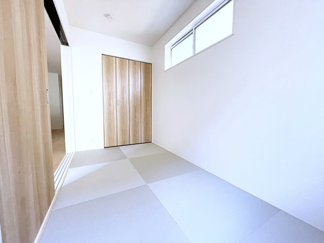 新築戸建・新築建売　郡山市静西一丁目　大成小・第七中の和室|洋室仕様の和室はお子様の遊び場やお昼寝などに◎畳のぬくもりが気持ちの良いお部屋です”！