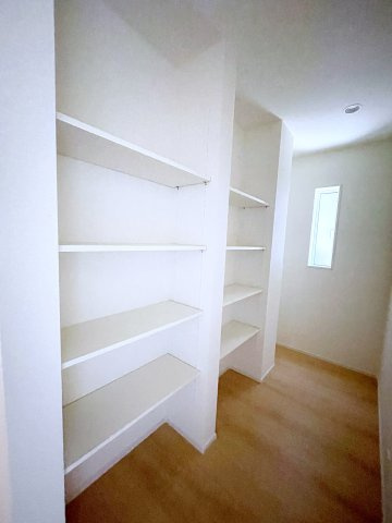 新築戸建・新築建売　郡山市静西一丁目　大成小・第七中の収納|キッチンうしろのパントリーはスペースが広くたっぷり収納が可能です！