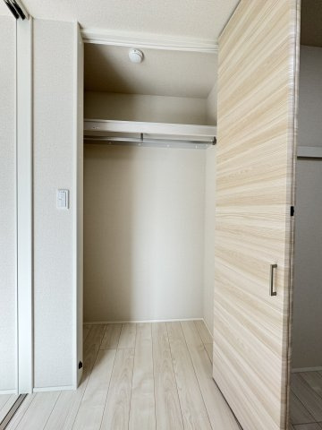 フレジアの収納|洋室クローゼット♪