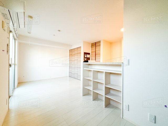 レクサリーの内装