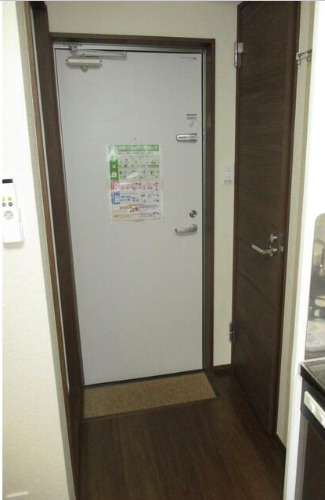 ワイエスハウスの玄関