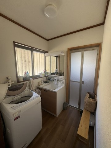 東内戸建中古の脱衣所