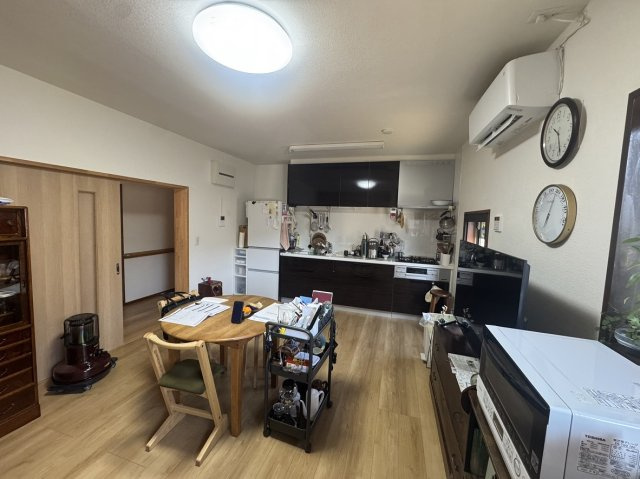 東内戸建中古の居間・リビング