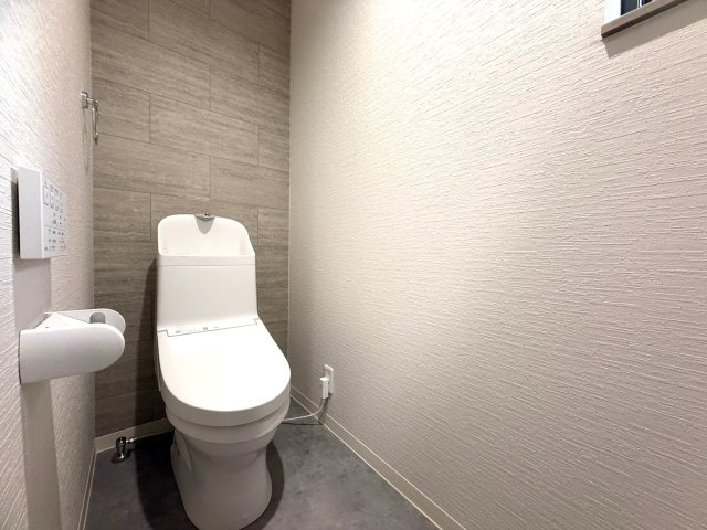 フルリノベーション済　安岡駅前1丁目のトイレ