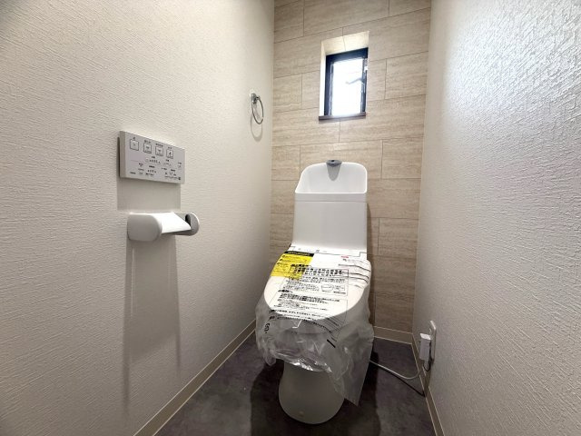 フルリノベーション済　安岡駅前1丁目のトイレ