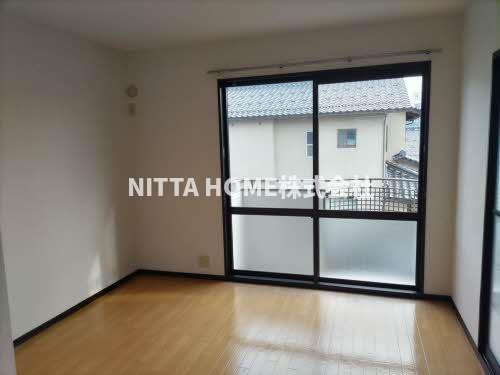 セントラルヴィラⅠ，Ⅱのバルコニー|明るい光が差し込みます♪