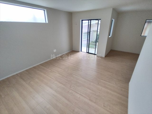 【居間・リビング】 | 川越市むさし野2期　全2棟　2号棟 | 開放感があり日当たり良好です