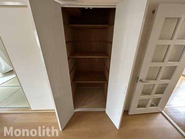 堺市南区城山台２丁の賃貸マンションの収納