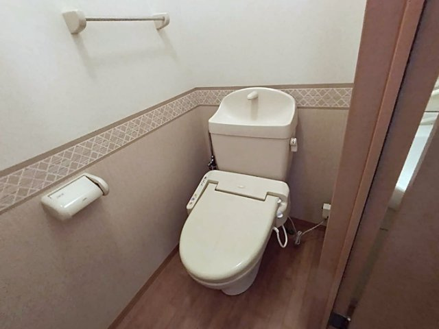 アドニスエステートのトイレ|コンパクトで使いやすいトイレです
