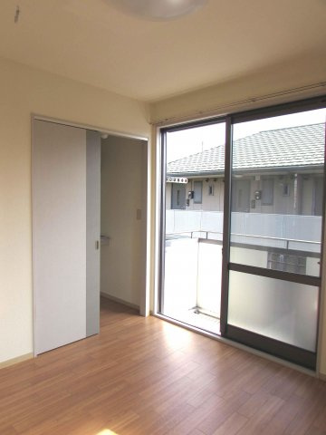 グランデソーニョB棟の洋室