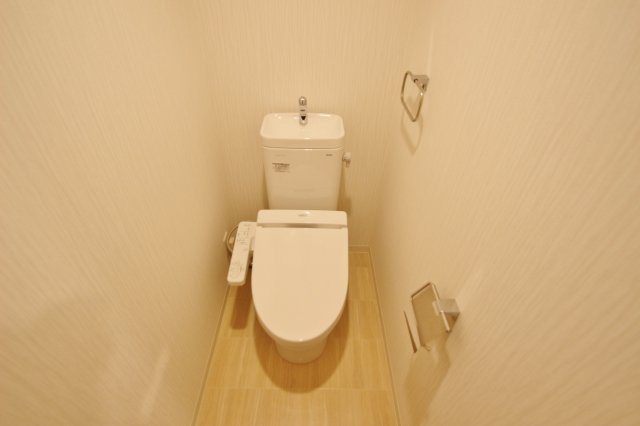 ガーデンテラス西川口のトイレ|※別号室の参考写真です。