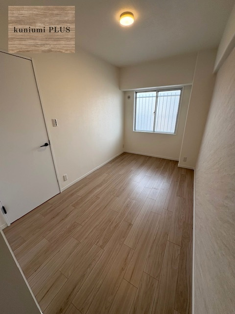 シャルム京橋の洋室