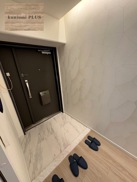 シャルム京橋の玄関