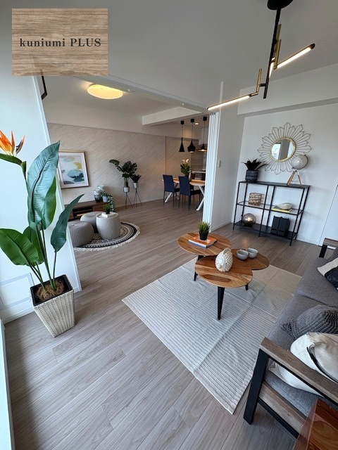 シャルム京橋の居間・リビング