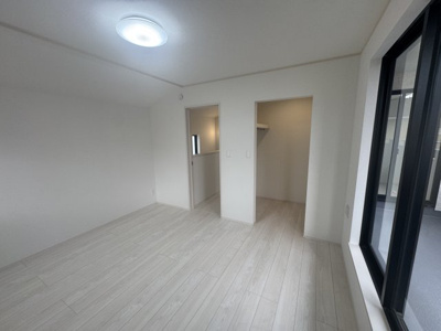 【洋室】 | 与那原町与那原（全9棟）D号棟 | Ｄ号棟　洋室7帖＋WIC付き♪