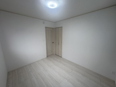 【洋室】 | 与那原町与那原（全9棟）D号棟 | Ｄ号棟　洋室5.25帖＋CL付き♪