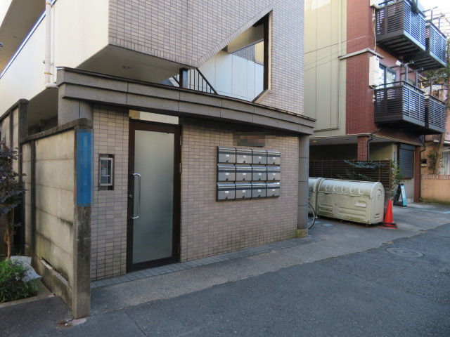 新宿区北新宿１丁目の一棟マンション