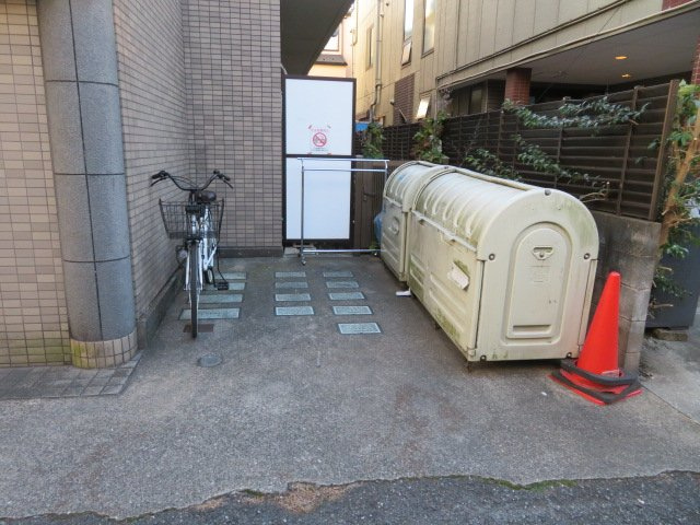 新宿区北新宿１丁目の一棟マンション