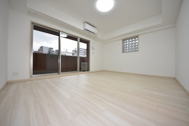 グランカーサ難波元町の居間・リビング|ゆったりとした居間です