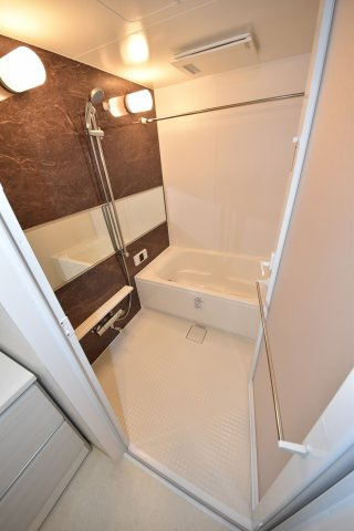 グランカーサ難波元町の浴室|使いやすいお風呂です