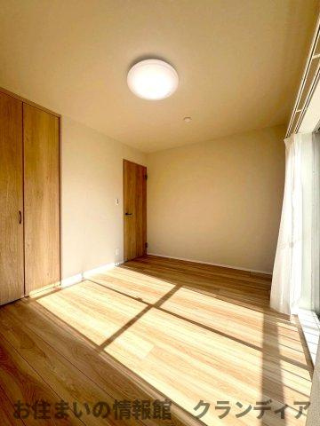 十條草加マンション　B棟の洋室|ドキドキの新生活も、安心してスタート。ぴったりの住まいを見つけませんか？クランディアが一緒に住まい選びをサポートします‼　まずは、お気軽にお問合せください　＃クランディア