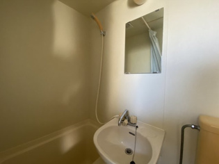 シンプルで機能的なユニットバスです！
