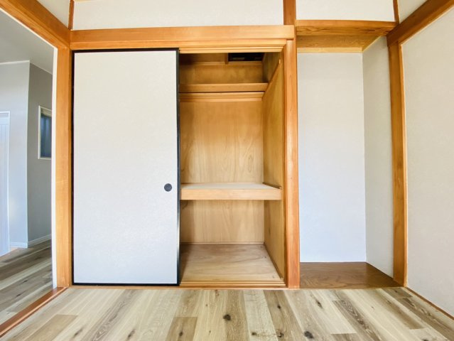 一宮市 大和町馬引字宮浦（西一宮駅） 2階建の収納|1階押入