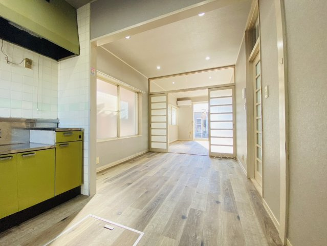 一宮市 大和町馬引字宮浦（西一宮駅） 2階建の居間・リビング