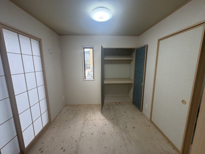 【和室】 | 与那原町与那原（全9棟）E号棟 | E号棟　和室4.5帖＋収納付き♪