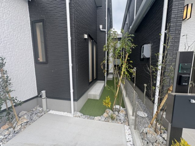 【庭】 | 与那原町与那原（全9棟）E号棟 | E号棟　素敵な植栽付き♪