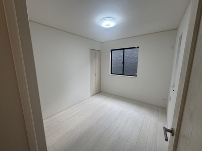 【洋室】 | 与那原町与那原（全9棟）E号棟 | E号棟　洋室5.25帖＋CL付き♪