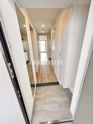 【玄関】 | M.R Residence