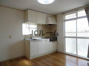 柏崎市田塚２丁目のアパートのキッチン