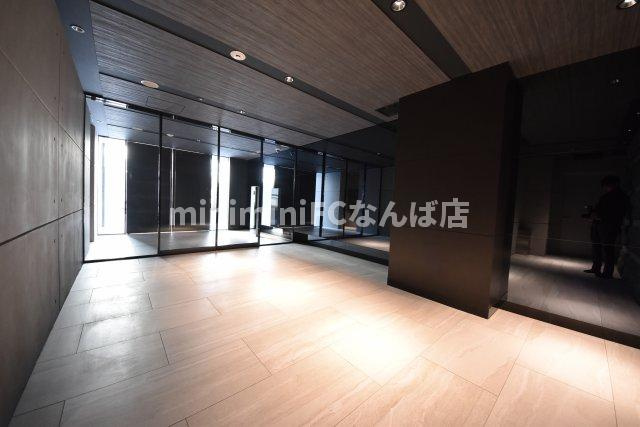 S-RESIDENCE難波大国町Unoのエントランス