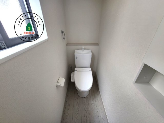 大野城市山田2丁目第1-2棟（1号棟）のトイレ|温水洗浄便座を完備しております。2ヶ所にトイレがあるのは朝の慌ただしい時間も安心です。