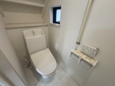 【トイレ】 | 与那原町与那原（全9棟）F号棟 | F号棟　温水洗浄便座♪