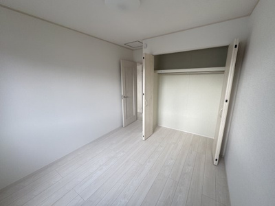 【洋室】 | 与那原町与那原（全9棟）F号棟 | F号棟　洋室5.25帖＋CL付き♪