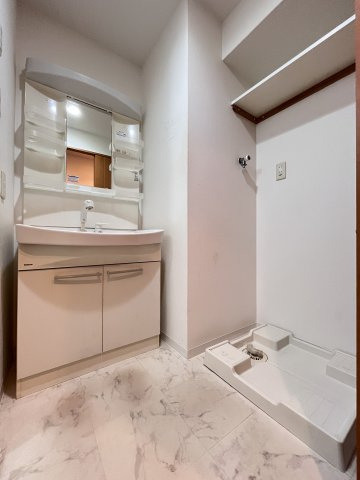 VILLA LUCE（ヴィラルーチェ）の洗面所